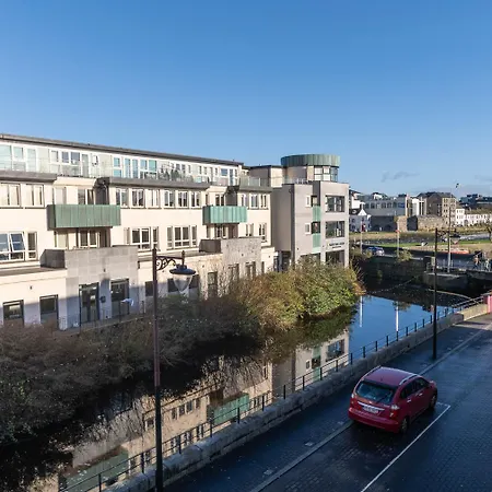 Apartmán Modern Canal View Home, In Centre, Sleeps 8 *