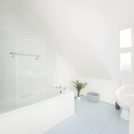 Appartement Modern Canal View Home, In Centre, Sleeps 8