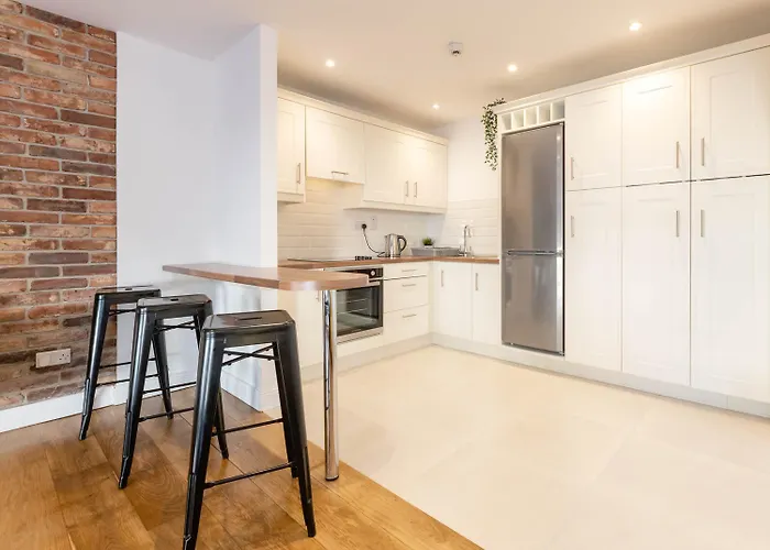 Lejlighed Modern Canal View Home, In Centre, Sleeps 8 Galway